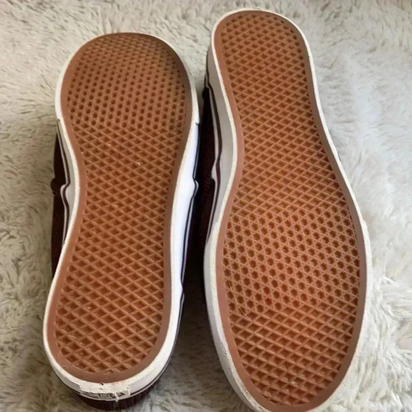 Vans maroon color sneaker size 6.5 - Picture 6 of 7